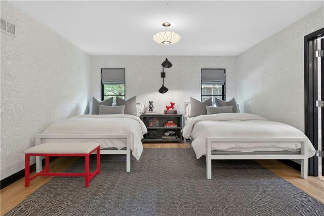 6536 Granada Drive, Prairie Village, KS 66208