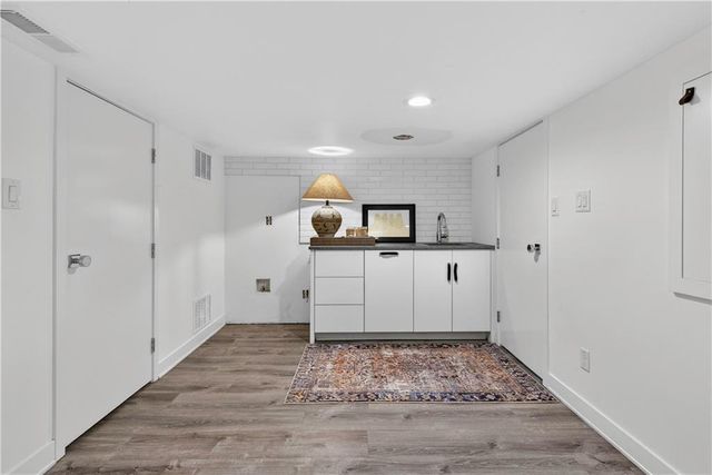 6536 Granada Drive, Prairie Village, KS 66208
