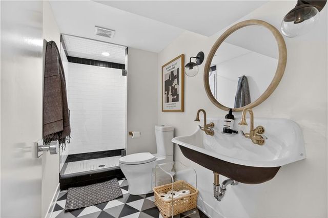 6536 Granada Drive, Prairie Village, KS 66208