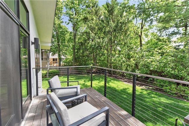 6536 Granada Drive, Prairie Village, KS 66208