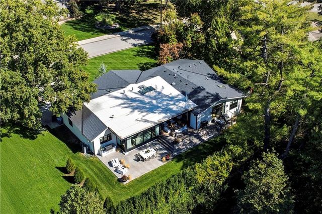6536 Granada Drive, Prairie Village, KS 66208