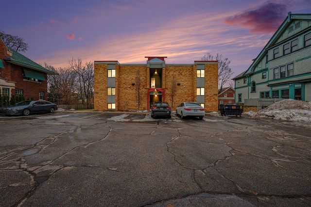 460 E Fulton Street 2, Grand Rapids, MI 49503