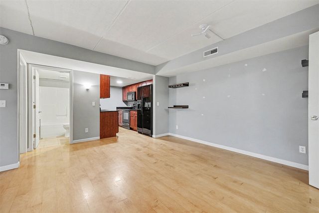 460 E Fulton Street 2, Grand Rapids, MI 49503