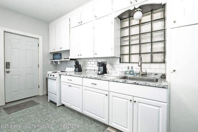 1024 Eureka Street, Lansing, MI 48912