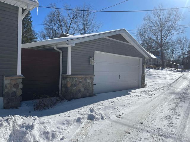 6034 Plymouth Drive, Brighton, MI 48116