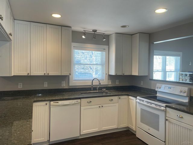 6034 Plymouth Drive, Brighton, MI 48116