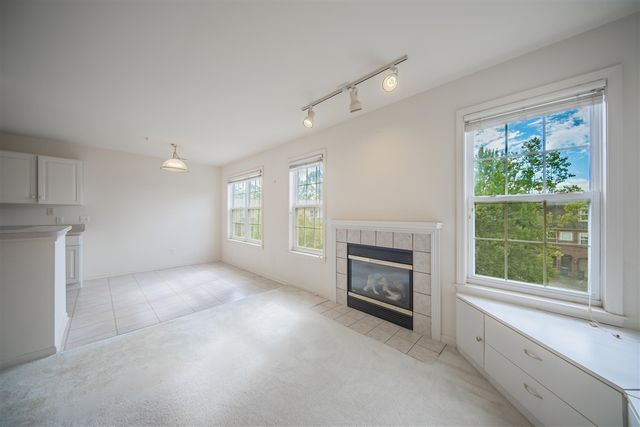 2934 Barclay Way, Ann Arbor, MI 48105