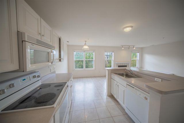 2934 Barclay Way, Ann Arbor, MI 48105