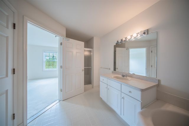 2934 Barclay Way, Ann Arbor, MI 48105