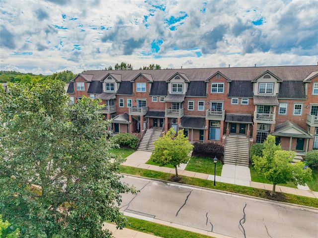 2934 Barclay Way, Ann Arbor, MI 48105