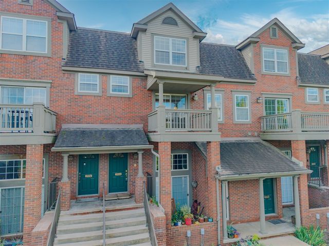 2934 Barclay Way, Ann Arbor, MI 48105