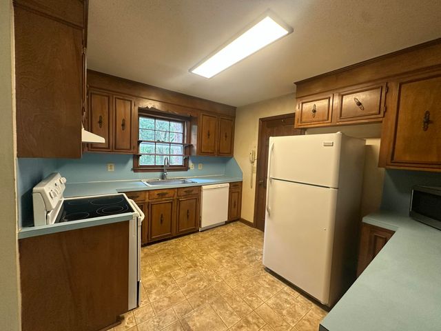 688 Pelzer Drive, Mount Pleasant, SC 29464