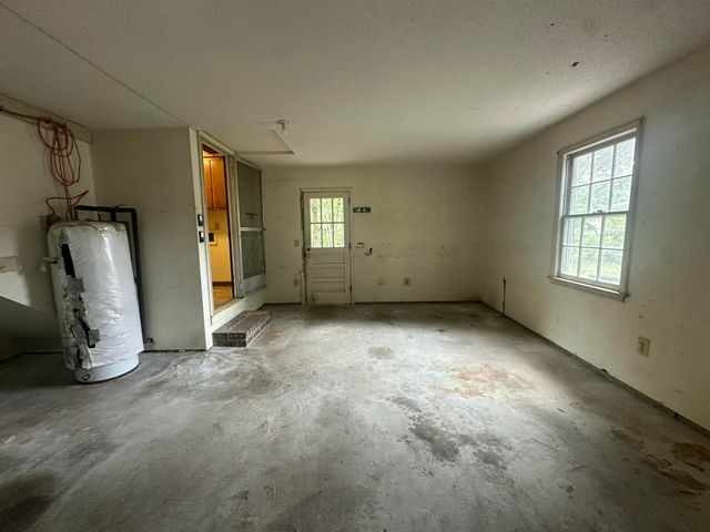 688 Pelzer Drive, Mount Pleasant, SC 29464
