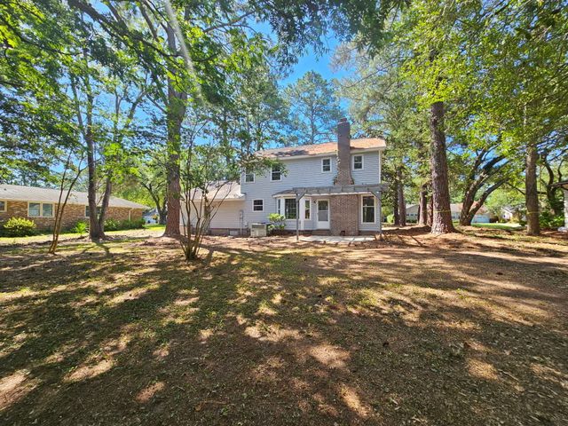 688 Pelzer Drive, Mount Pleasant, SC 29464