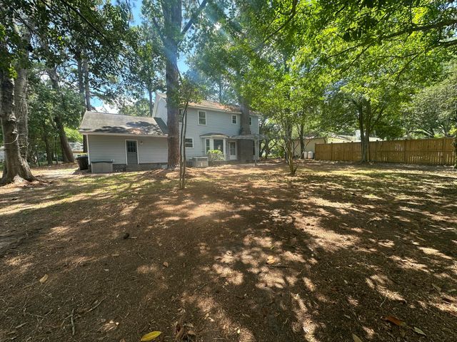 688 Pelzer Drive, Mount Pleasant, SC 29464