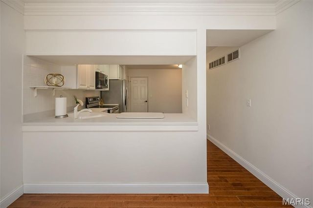 1337 Stone Run Drive, Ballwin, MO 63021