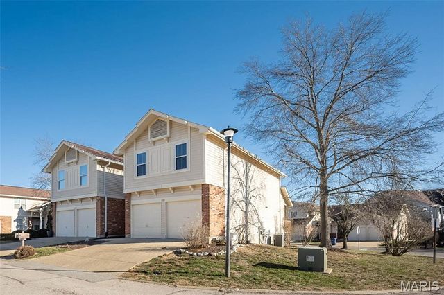 1337 Stone Run Drive, Ballwin, MO 63021