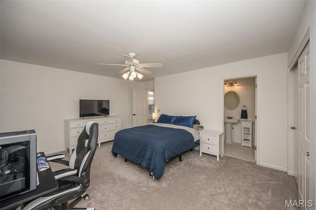 1337 Stone Run Drive, Ballwin, MO 63021