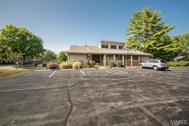 1337 Stone Run Drive, Ballwin, MO 63021