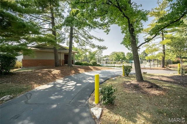 1337 Stone Run Drive, Ballwin, MO 63021