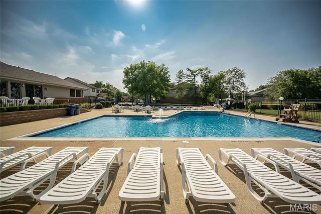 1337 Stone Run Drive, Ballwin, MO 63021