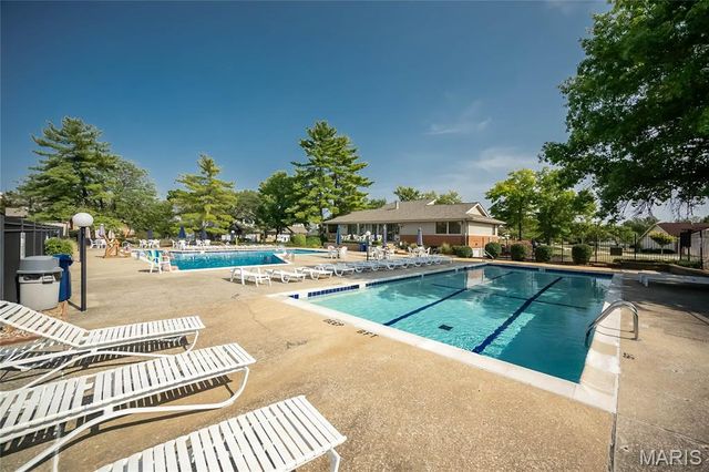 1337 Stone Run Drive, Ballwin, MO 63021