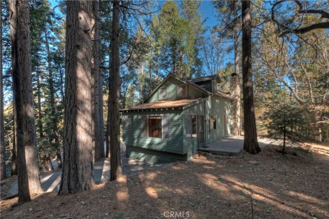648 Crest Estates Drive, Lake Arrowhead, CA 92352