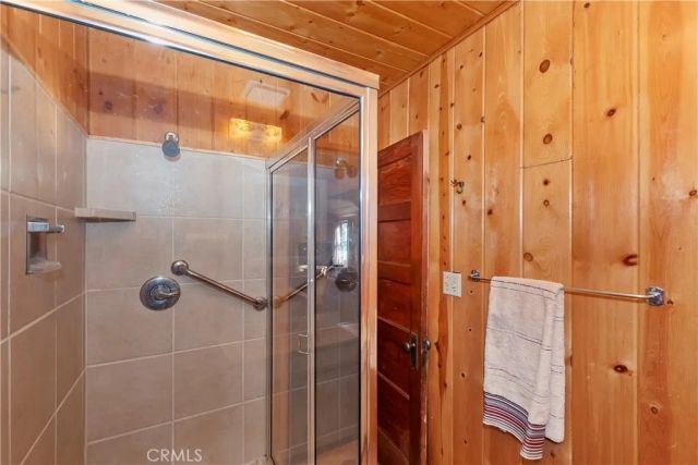 648 Crest Estates Drive, Lake Arrowhead, CA 92352