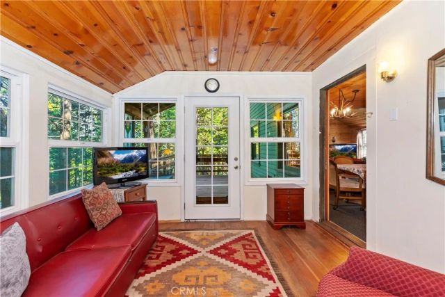 648 Crest Estates Drive, Lake Arrowhead, CA 92352
