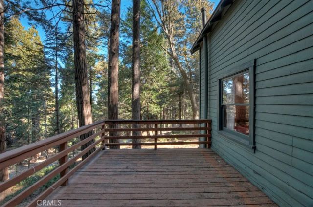 648 Crest Estates Drive, Lake Arrowhead, CA 92352