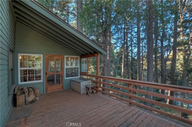 648 Crest Estates Drive, Lake Arrowhead, CA 92352