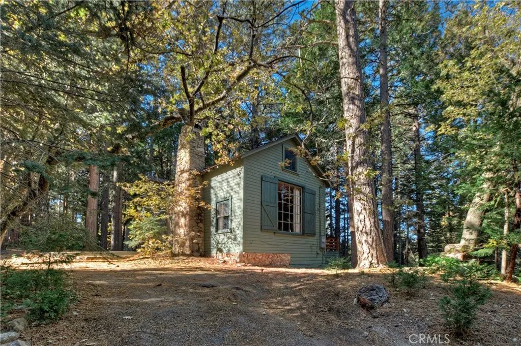 648 Crest Estates Drive, Lake Arrowhead, CA 92352