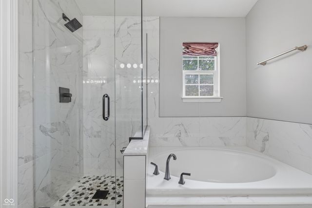 6513 Sussex Drive, Zionsville, IN 46077