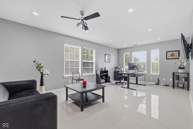 6513 Sussex Drive, Zionsville, IN 46077