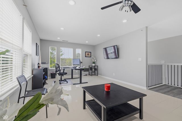 6513 Sussex Drive, Zionsville, IN 46077