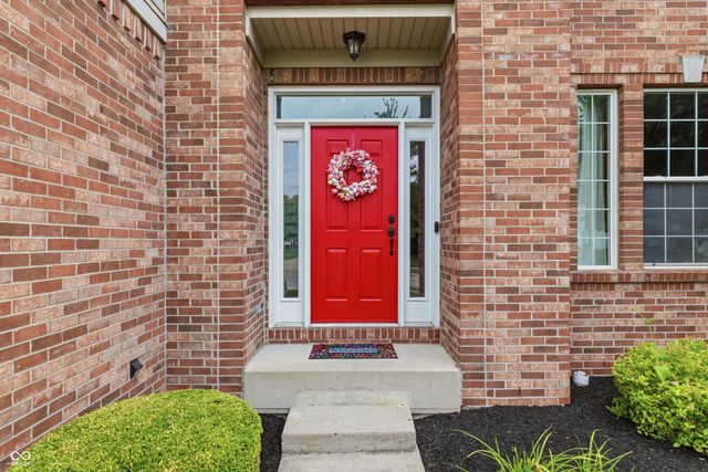 6513 Sussex Drive, Zionsville, IN 46077