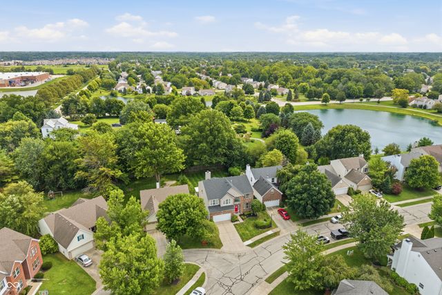 6513 Sussex Drive, Zionsville, IN 46077