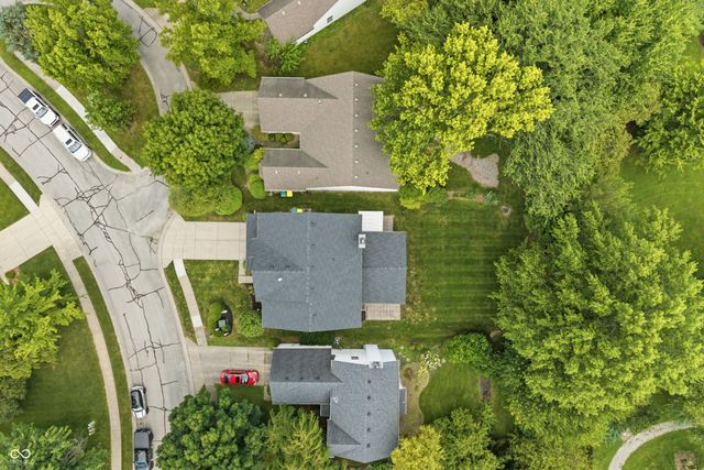 6513 Sussex Drive, Zionsville, IN 46077