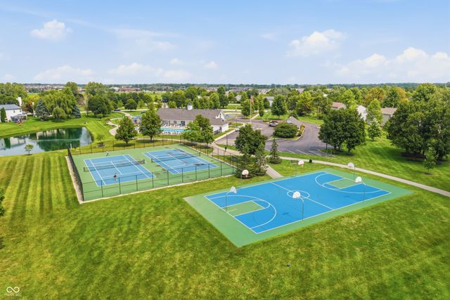 6513 Sussex Drive, Zionsville, IN 46077