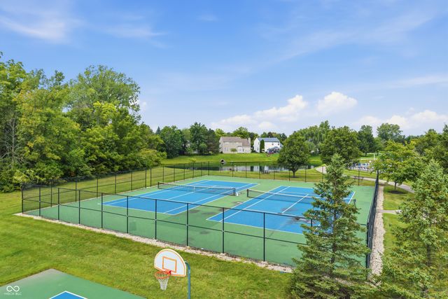 6513 Sussex Drive, Zionsville, IN 46077