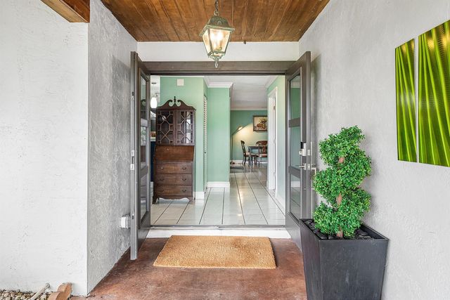 6799 149th Place N, Palm Beach Gardens, FL 33418