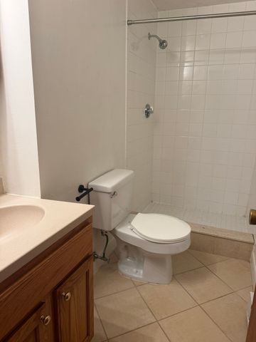 11 Grove Street 3, Boston, MA 02114