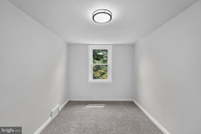 220 WEYMOUTH RD, Darby, PA 19023