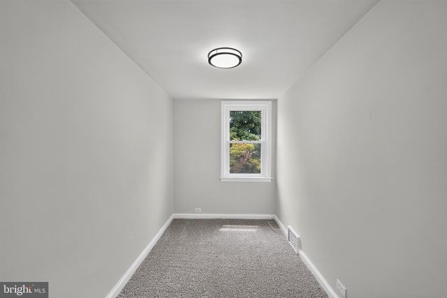 220 WEYMOUTH RD, Darby, PA 19023