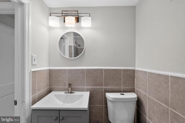 220 WEYMOUTH RD, Darby, PA 19023