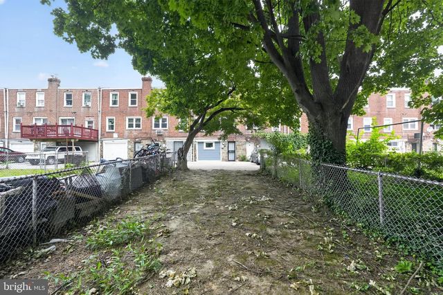 220 WEYMOUTH RD, Darby, PA 19023