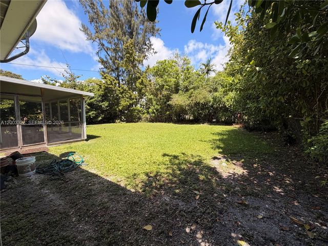 5765 SW 48th St, Miami, FL 33155