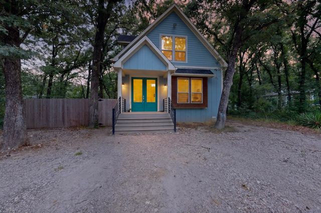 121 Elk Cove Drive, Mabank, TX 75156