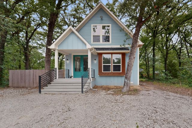 121 Elk Cove Drive, Mabank, TX 75156