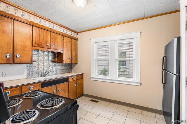 1614 Ferry Avenue, Niagara Falls, NY 14301